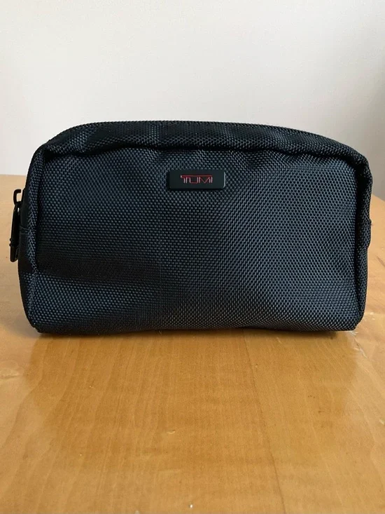 TUMI Delta Black Ballistic Nylon Travel Zip Pouch Toiletry Bag EUC