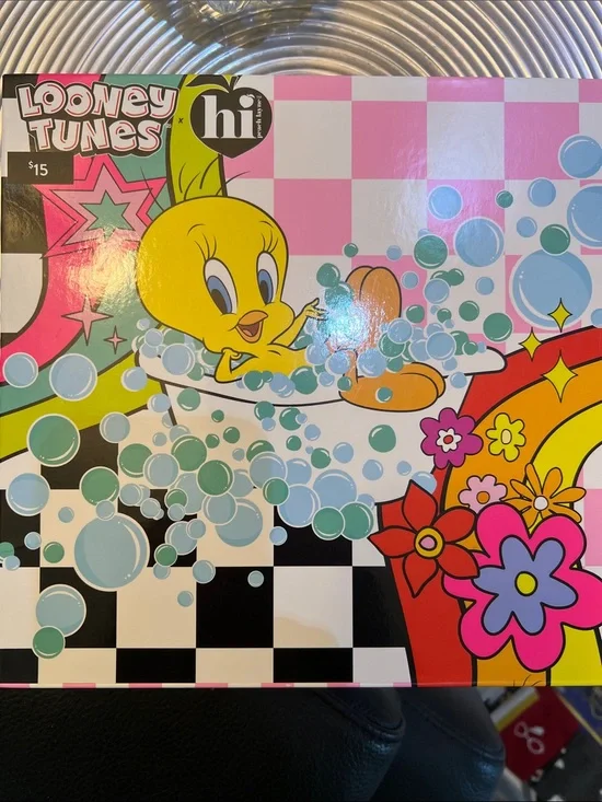 LOONEY TUNES HI TWEETY SPA BOX and 2 LOKAI Small Stretch rubber bracelets.
