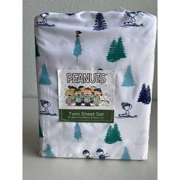 Peanuts Snoopy Charlie Brown Linus Skiing Holiday Christmas TWIN SIZE Sheet Set‎