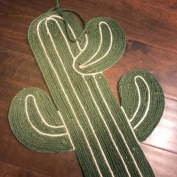 Christmas gift for your cat - cactus cat scratching carpet