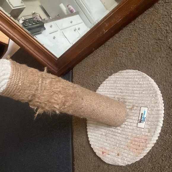Cat scratcher very cute smells great