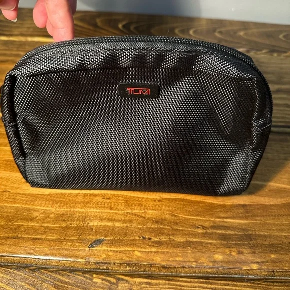 TUMI Alpha MINI CASE Delta AIRLINE First CLASS AMENITY BAG Ballistic Nylon
