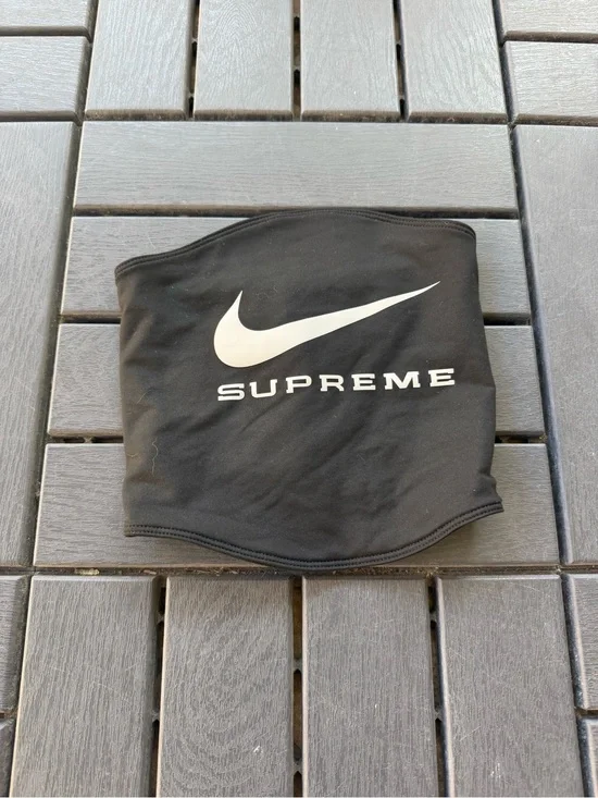 Nike x Supreme neck warmer O/S