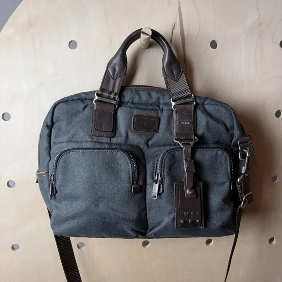 Tumi Alpha Bravo Everett Essential Tote Gray/Brown Exterior