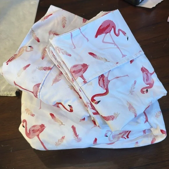 🦩Spirit Linen Home Flamingoes & Feathers Soft Microfiber Twin Sheets Set
