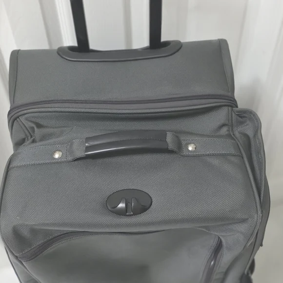 Tumi Alpha Large two-wheel Charcoal Grey Split Rolling Duffle 22041GY0P