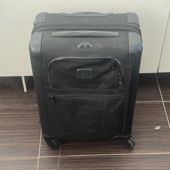 TUMI Alpha Black Rolling Carry-On Suitcase - Business Travel Spinner