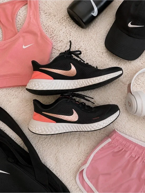 Nike Revolution 5 Shoes