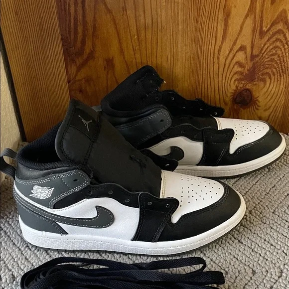 Kids Nike Air Jordan Sneakers