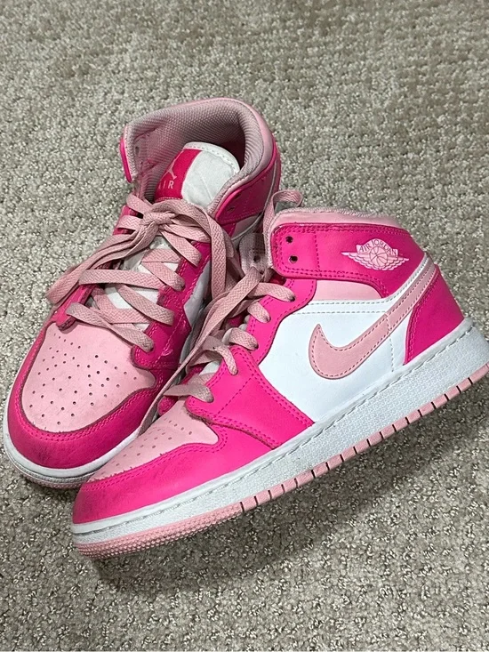Nike Air Jordan 1 Mid White Fierce Pink