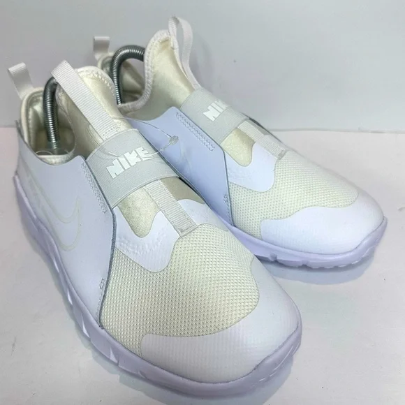 Nike White Slip-On Sneakers Minimalist Design