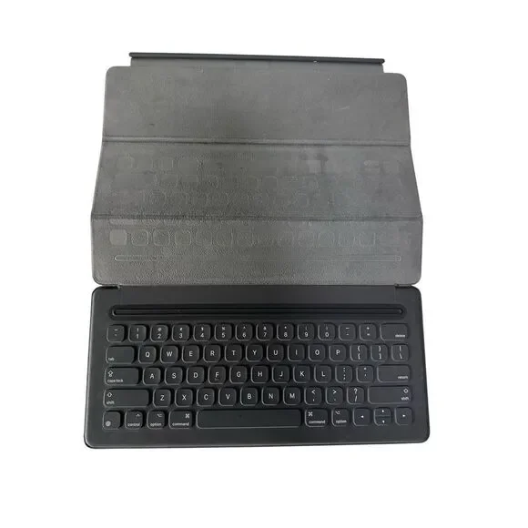 iPad Pro keyboard case gray‎