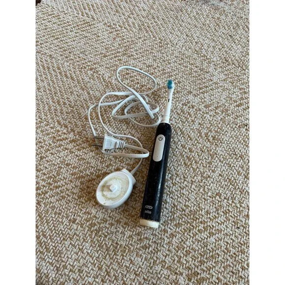 Oral-B Braun Rechargeable Electric Toothbrush with Charger
