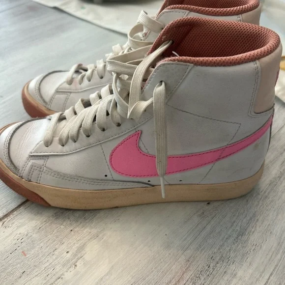 Girls Nike Blazers White and Pink High-Top Sneakers