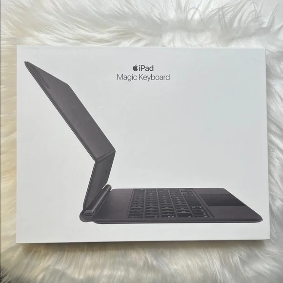 Apple iPad Magic Keyboard in Elegant Black