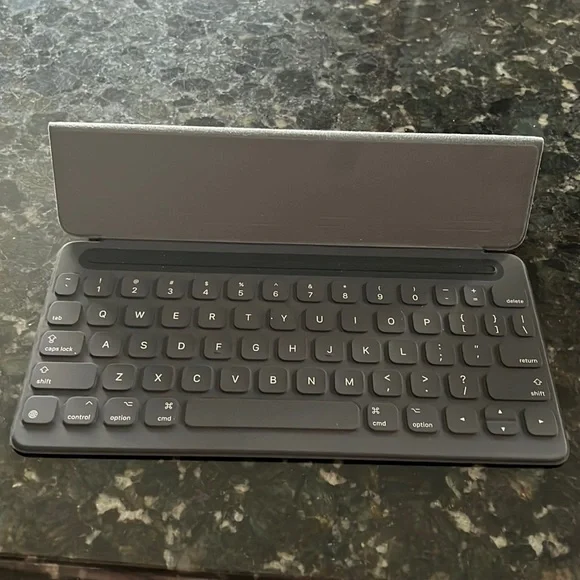 Apple Smart Keyboard