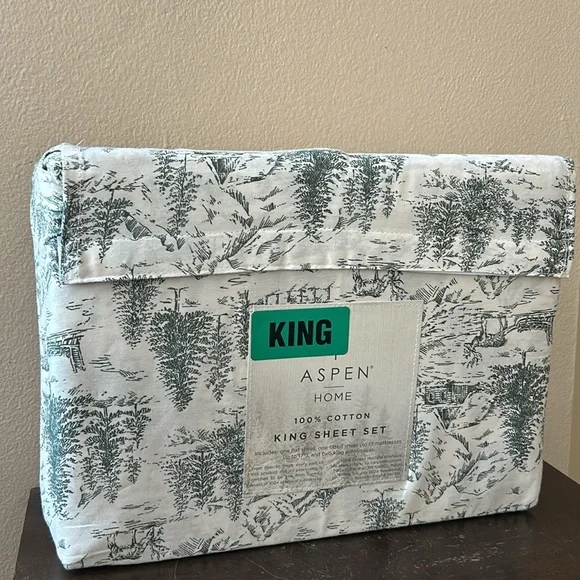 Aspen Home King Sheet set Christmas Evergreen Trees Houses New Cotton