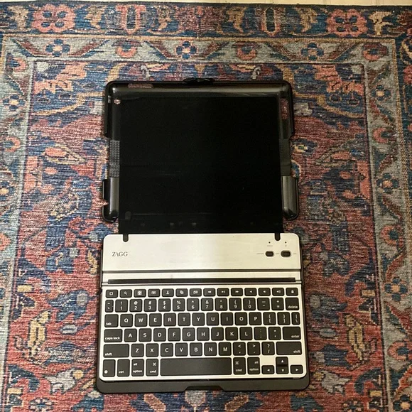 iPad ZAGG Keyboard Folio