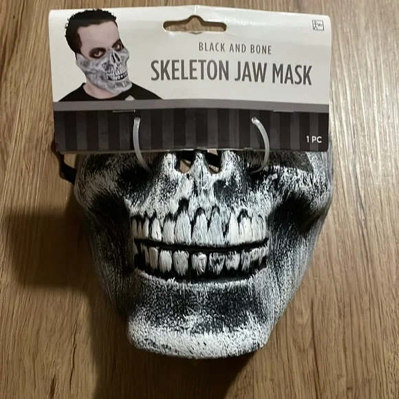 Brand new with tags never worn skeleton mask