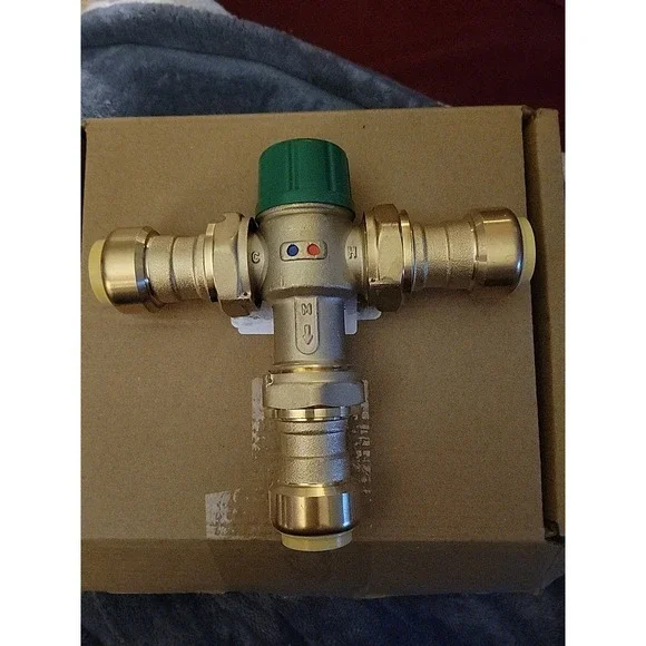 Watflow 3/4 Inch Brass Thermostatic Mixing Valve with Union Connections