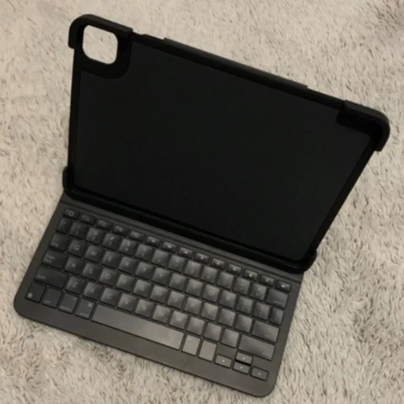 Logitech Keyboard Case for Apple iPad Pro 11in