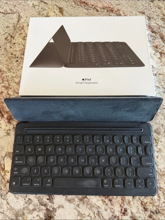 Apple Smart Keyboard for iPad - Black
