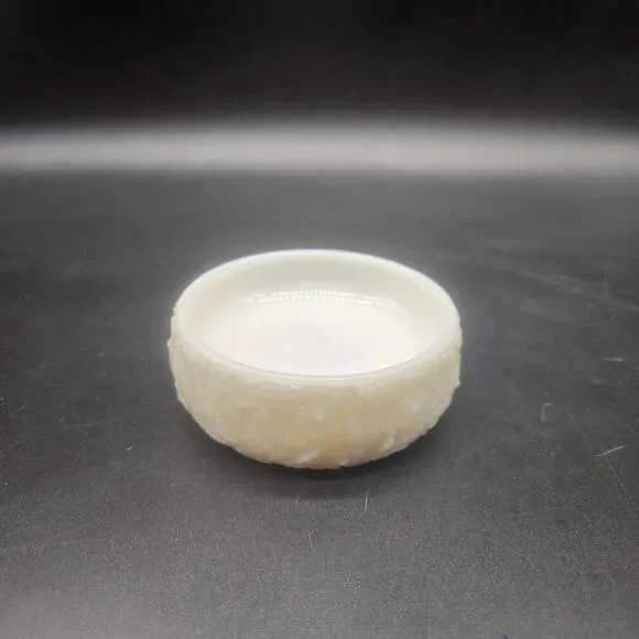 Vintage 1972 AVON Love Nest Milk Glass SOAP DISH Trinket Holder White Floral