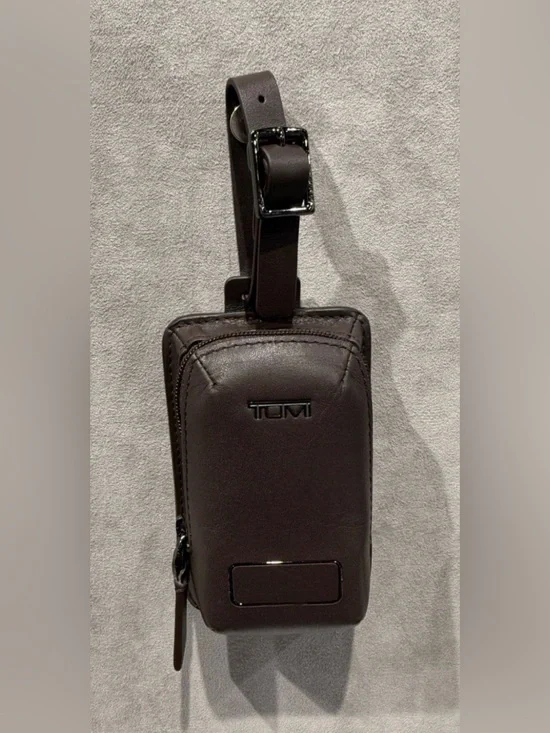 NEW Tumi Smooth Leather Monogram Luggage Tag Zippered Pouch Buckle - DARK BROWN