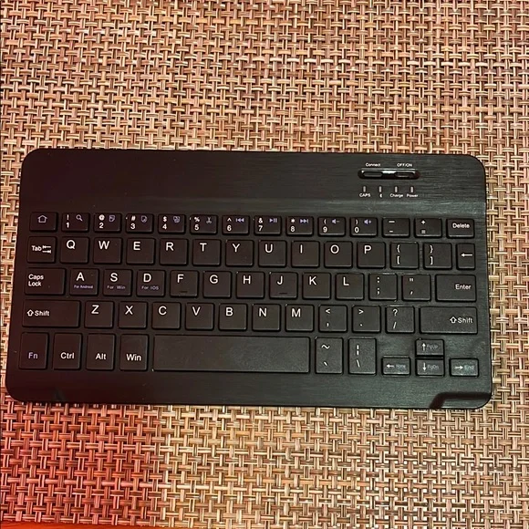 Wireless Black Keyboard for Tablets