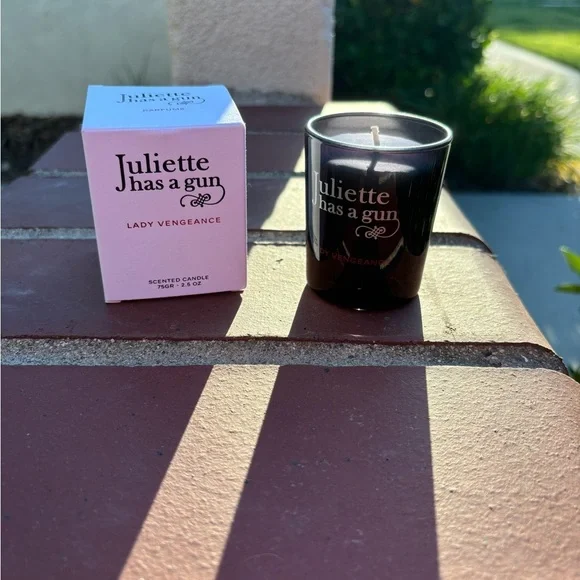 Juliette Has A Gun Lady Vengeance Candle 2.5oz