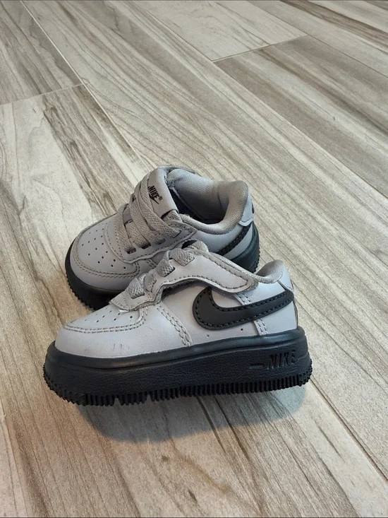 Nike Force 1 Sneakers Toddler Size 2C