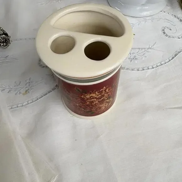 Springmaid Toothbrush Holder Rosemond Burgundy‎ Cottage Roses Tooth Brush Holder