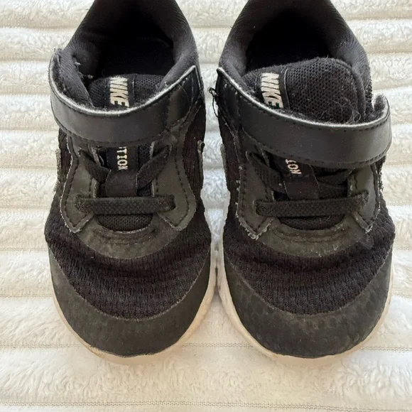 Nike Kids Black and White Sneakers