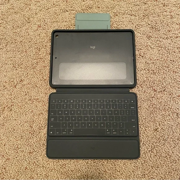‼️Logitech Rugged Folio for iPad (7th, 8th and 9th Generation)‼️