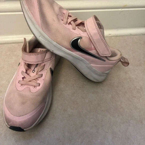 Nike Light‎ Pink Running Shoes