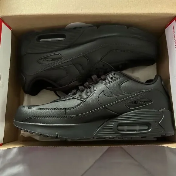 Nike Kids Black Sneakers. 7Y