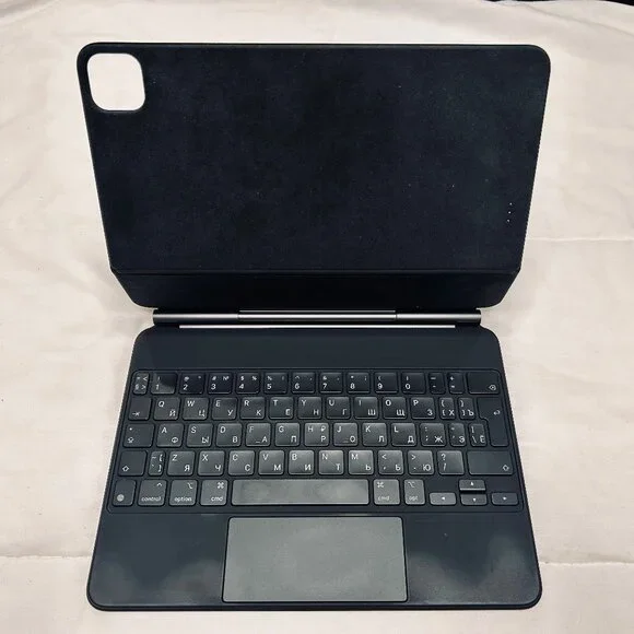Apple Magic Keyboard Folio Dual English / Russian – iPad Pro 11