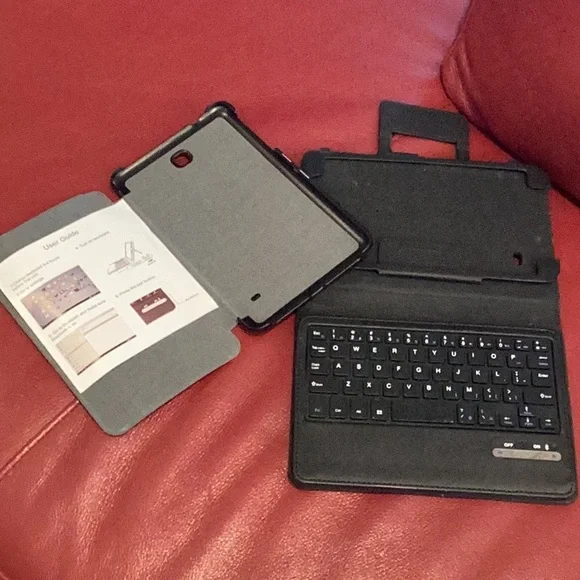 Black Tablet Keyboard and Protective Case