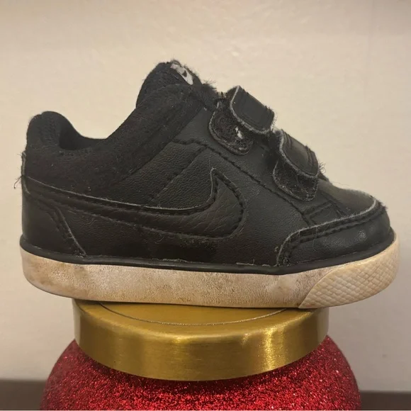 NIKE | Kids/Toddler Black Sneakers Size 4C