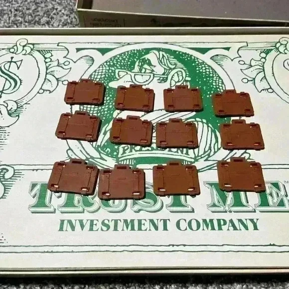 Trust Me Vintage 1981 Parker Brothers Board Game Replacement Briefcases- 12