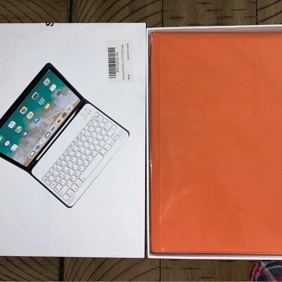 Orange Case for IPad 7/8/9 with Keyboard
