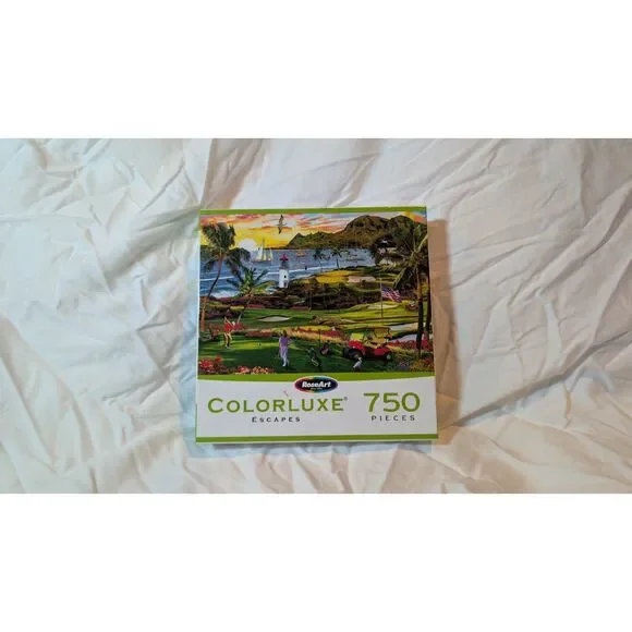 RoseArt Colorluxe Escapes 750 Pieces New