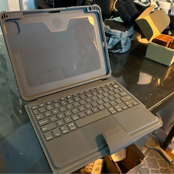 Gray Bluetooth keyboard Hard Case for IPad 10.5”