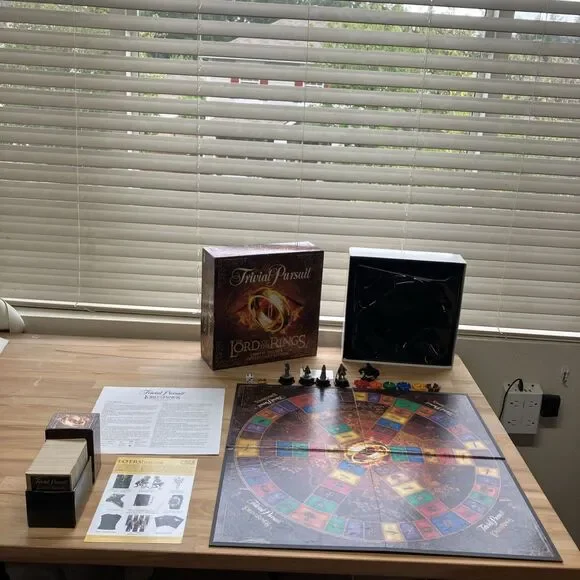 Trivial Pursuit Lord of the Rings Movie Collector’s Edition 100% Complete