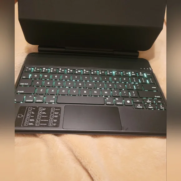 Typecase keyboard for iPad 12.9 in. New Without Tags