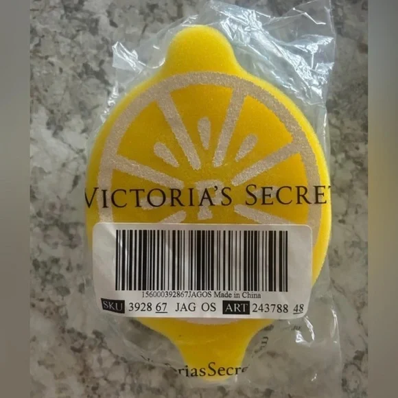 VS PINK Bubble Bath Sponge - Lemon Lime NWT