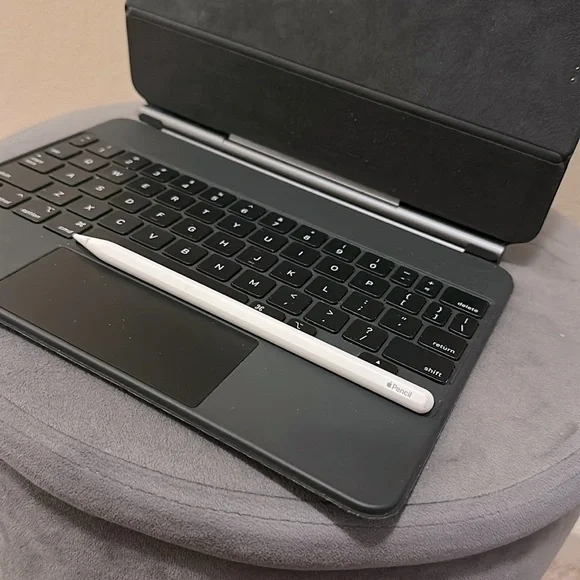 Apple - Magic Keyboard for iPad Air 11