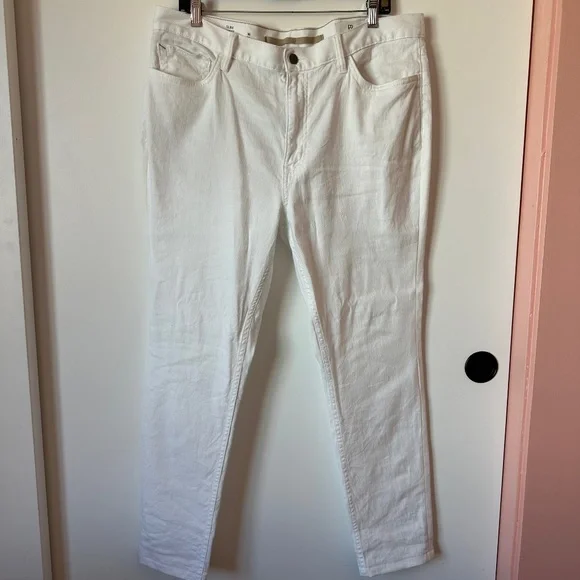 Men’s Banana Republic White Slim Linen-Cotton Traveler Pant