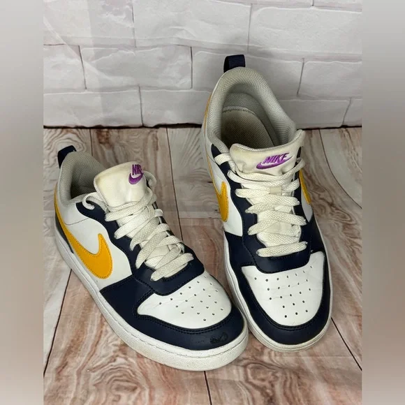 Nike Youth Sneakers | White Navy Yellow | Size‎ 5.5Y