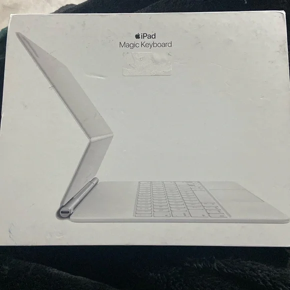 iPad Magic Keyboard (3rd, 4th, and 5th generation only)